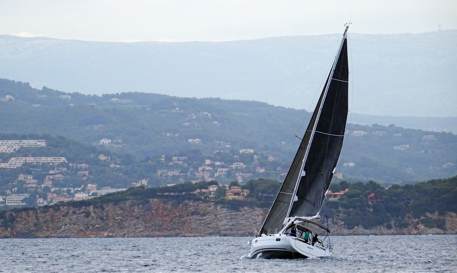 Benetau-Oceanis-41-1-sailing-1