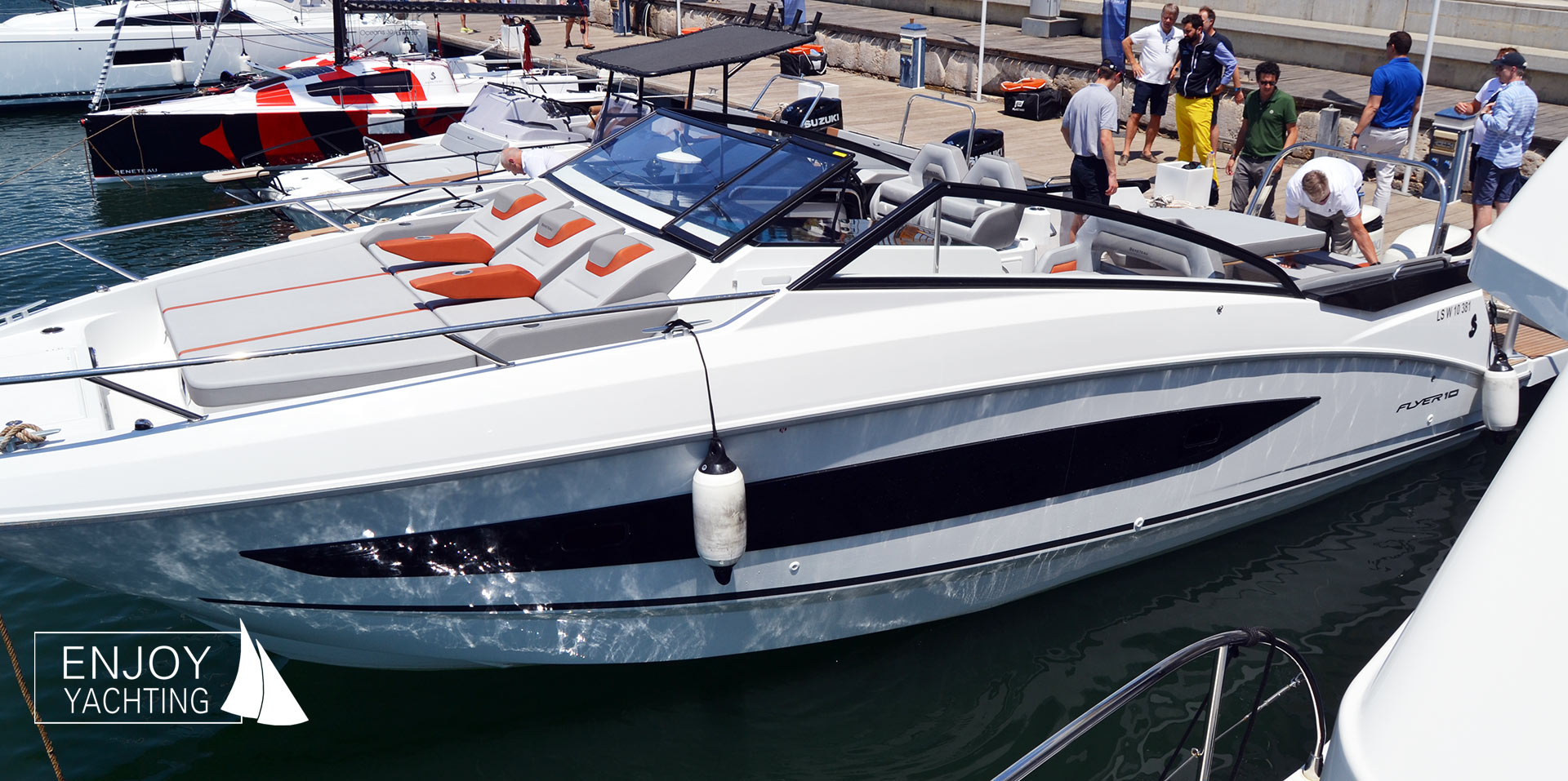 01_enjoy-yachting-beneteau-flyer-10-testen