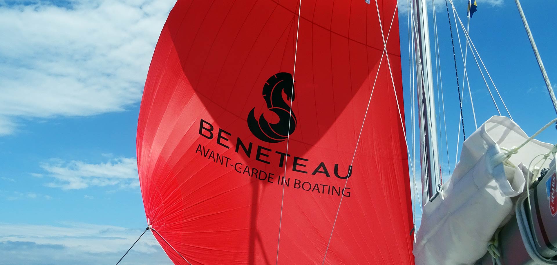12_beneteau-oceanis-30-1-gennaker-sailing