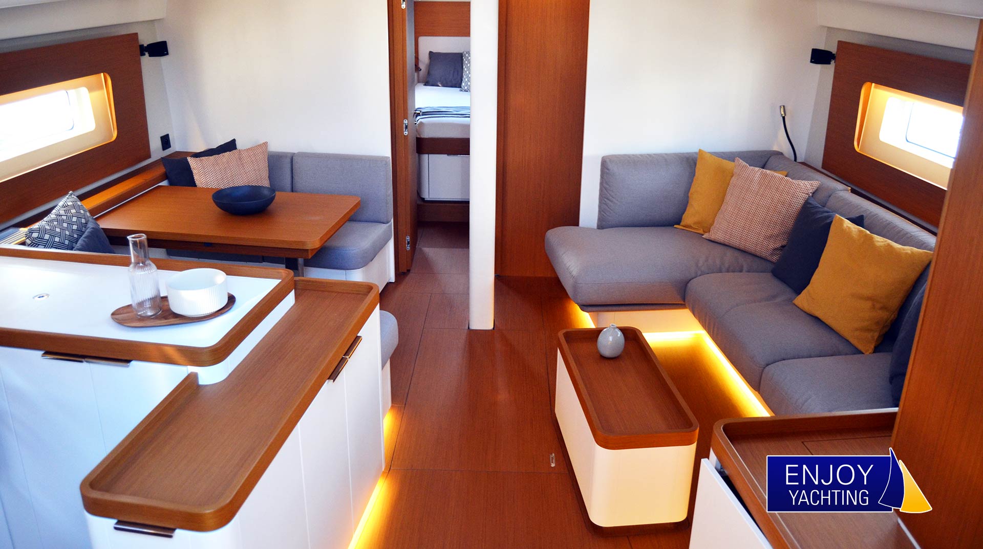 03_first-yacht-53-salon-design-innen