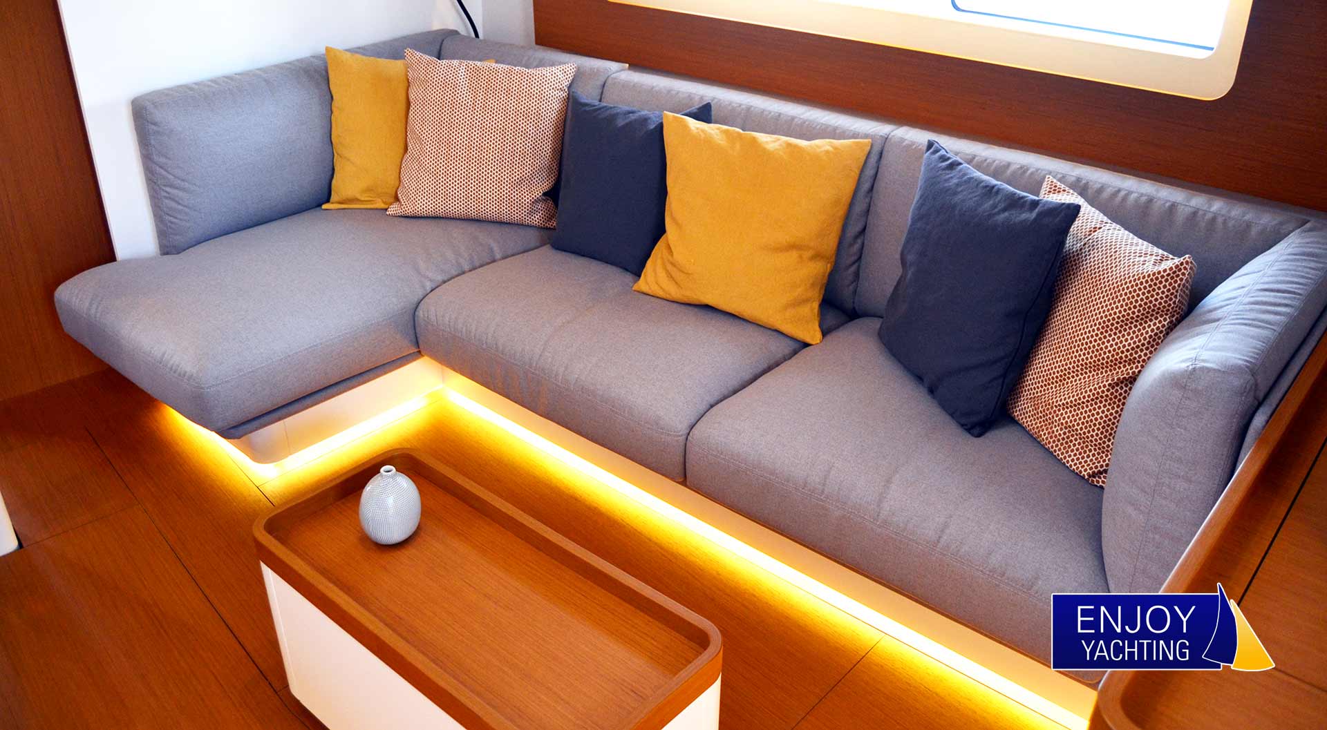 06_sofa-first-yacht-53-preis